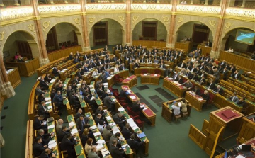 A koronavírus-törvény hatályának meghosszabbításáról tárgyal a parlament