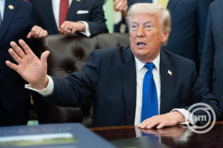 Iráni konfliktus - Az Irán elleni katonai műveletek kongresszusi jóváhagyásáról fogadott el határozatot a képviselőház