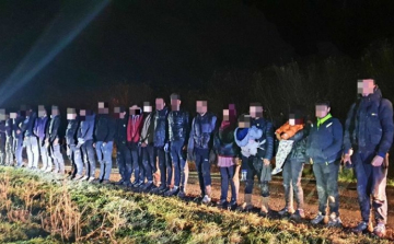 Bakondi: több mint százezer határsértőt fogtak el idén eddig a magyar határon