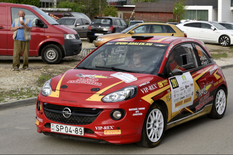 Rally: Laza talajon, stabilan