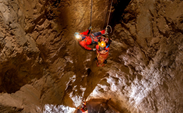 Túrázót ért baleset a Mátyás-hegyi barlangban