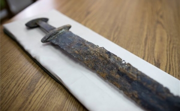 Mintegy ezerkétszáz éves kard került elő Zalában