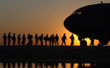 Afganisztáni csapatcsökkentést tervez a NATO