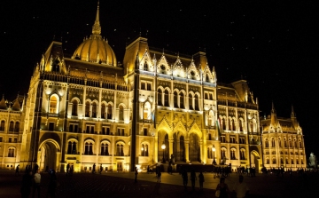 Online látogatható az Országház több nevezetes helyszíne